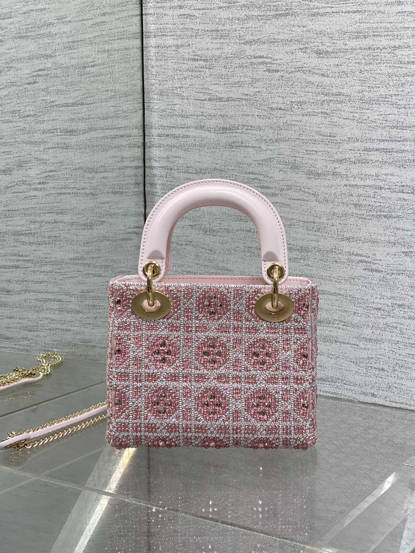 高級感たっぷり ディオール バッグ レディコピー ハンドバッグ 優雅 本革 レザー 斜め掛け ピンク_2