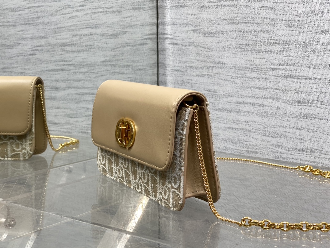dior バッグ レディ激安通販 チェーンバッグ 本革 レザー 花柄 斜め掛けバッグ ベージュ色_2