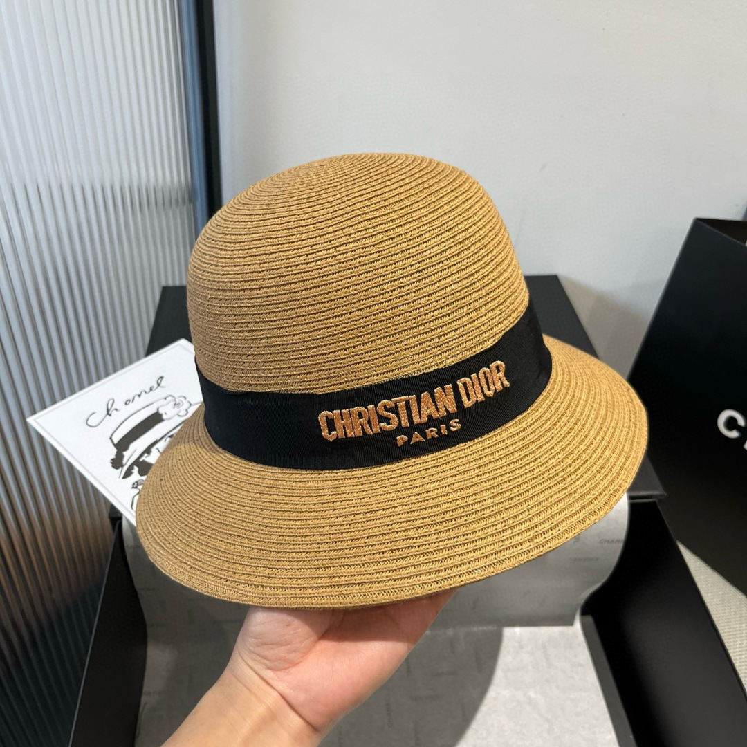 爆買いで大得価のディオール キャップ サイズ偽物 帽子 草編み 日焼け止め 優雅 ベージュ色_7