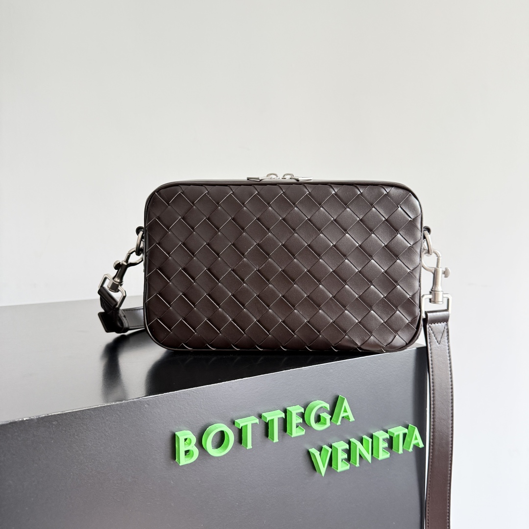 ボッテガ 伊勢丹コピー BOTTEGA VENETA カメラバッグ 斜め掛け 軽量 実用 ブラウン_9
