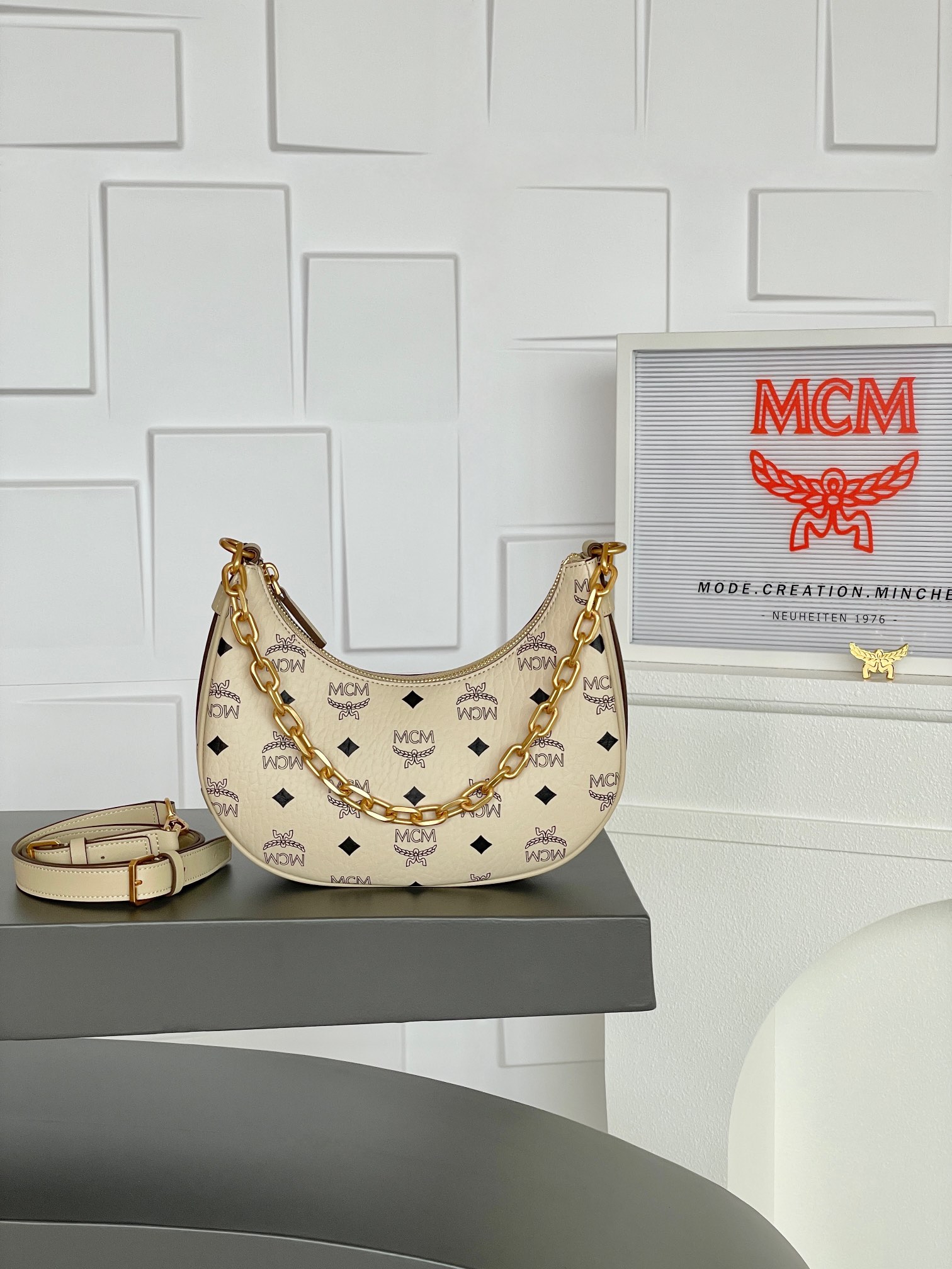 mcm 売るコピー エムシーエム  レザー 日常 斜め掛けバッグ 肩掛け H028 ホワイト_2