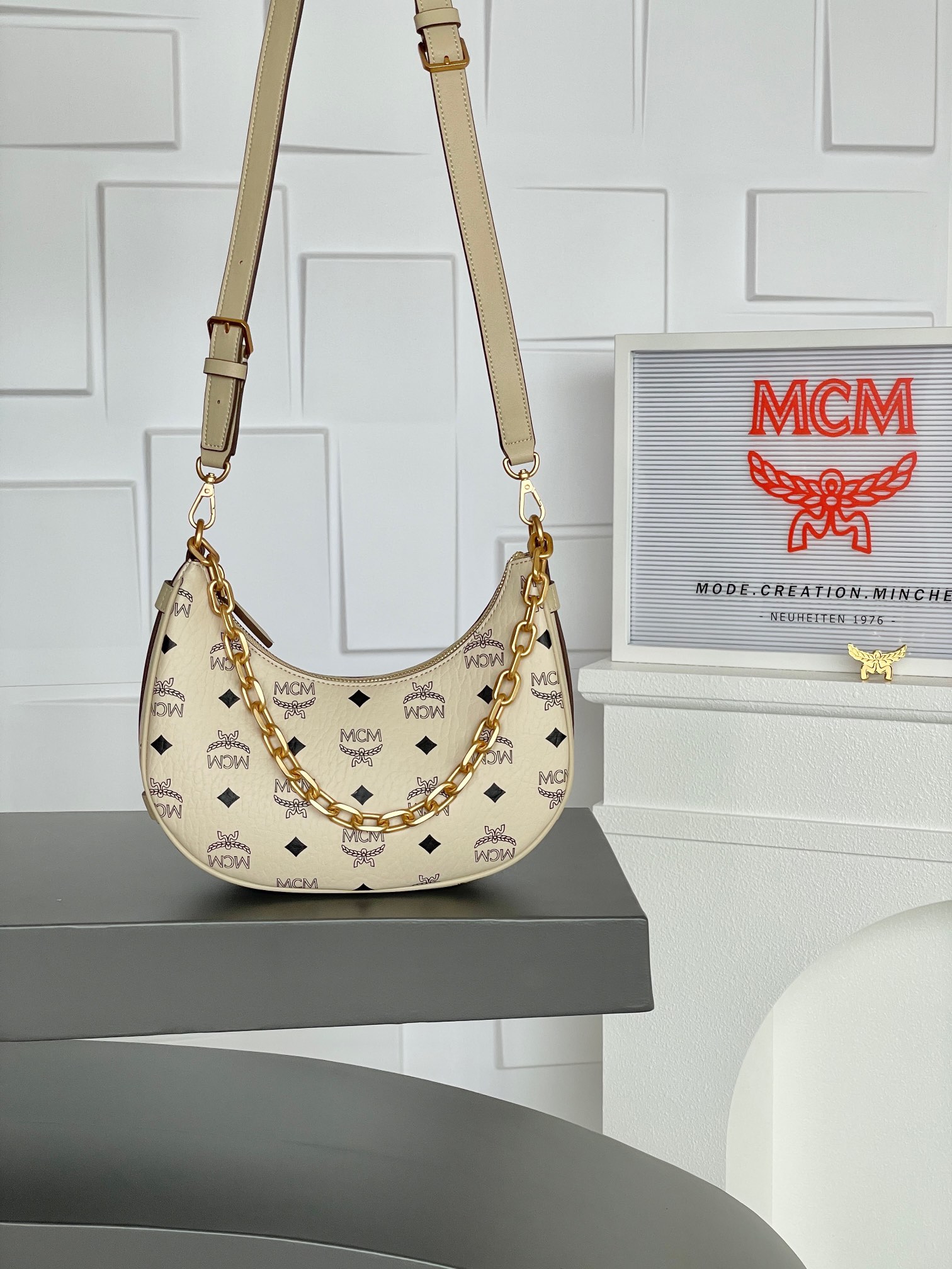 mcm 売るコピー エムシーエム  レザー 日常 斜め掛けバッグ 肩掛け H028 ホワイト_7