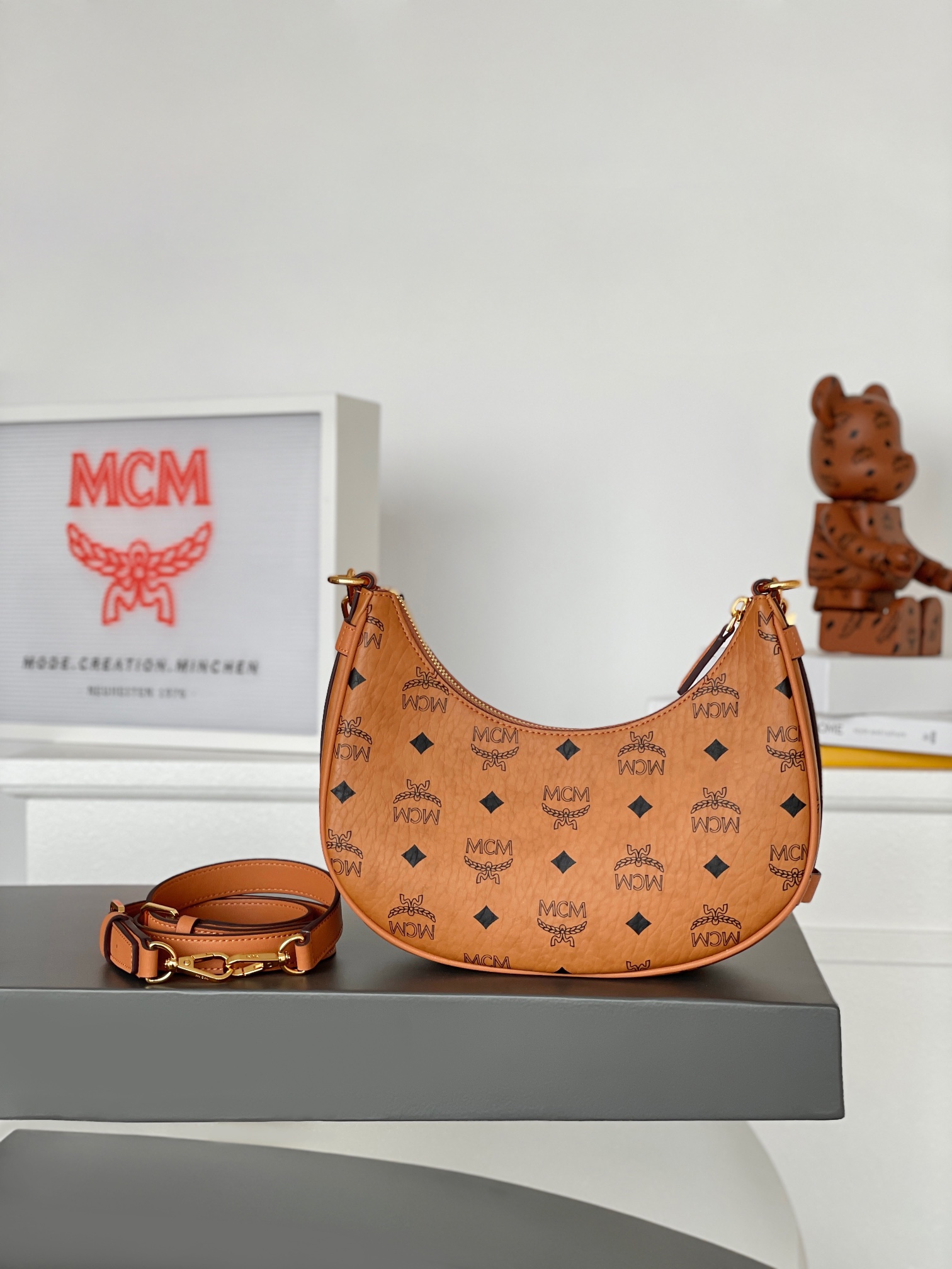 mcm トート激安通販 エムシーエム  レザー 日常 斜め掛けバッグ 肩掛け H028 ブラウン_2