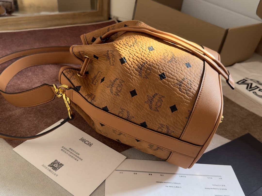 mcm バッグ 値段偽物 エムシーエム  レザー 通勤 斜め掛けバッグ 肩掛け 6411 ブラウン_7