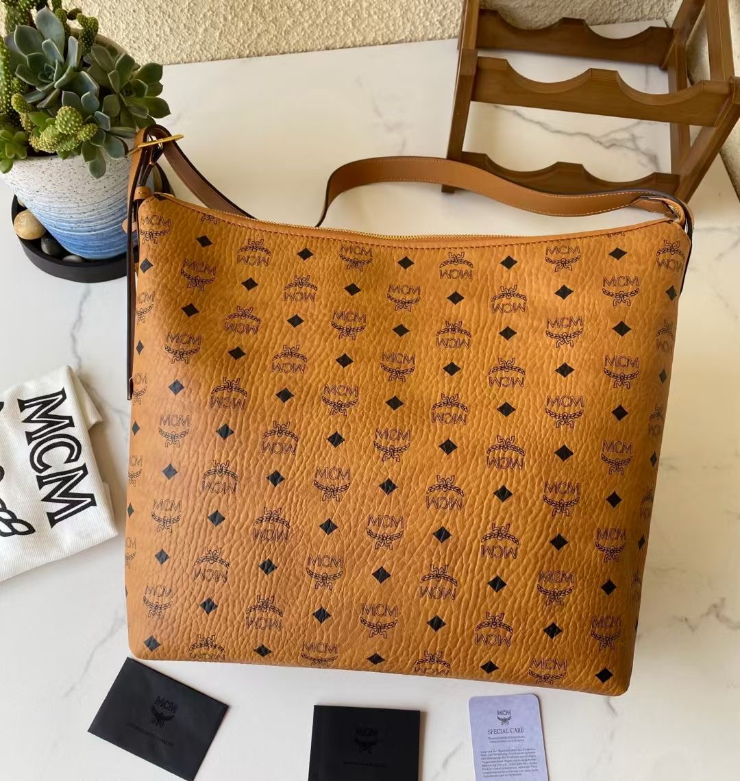 mcm バッグ ヤフオク偽物 エムシーエム レザー 通勤 優雅 ハンドバッグ トート 6721 ブラウン_4