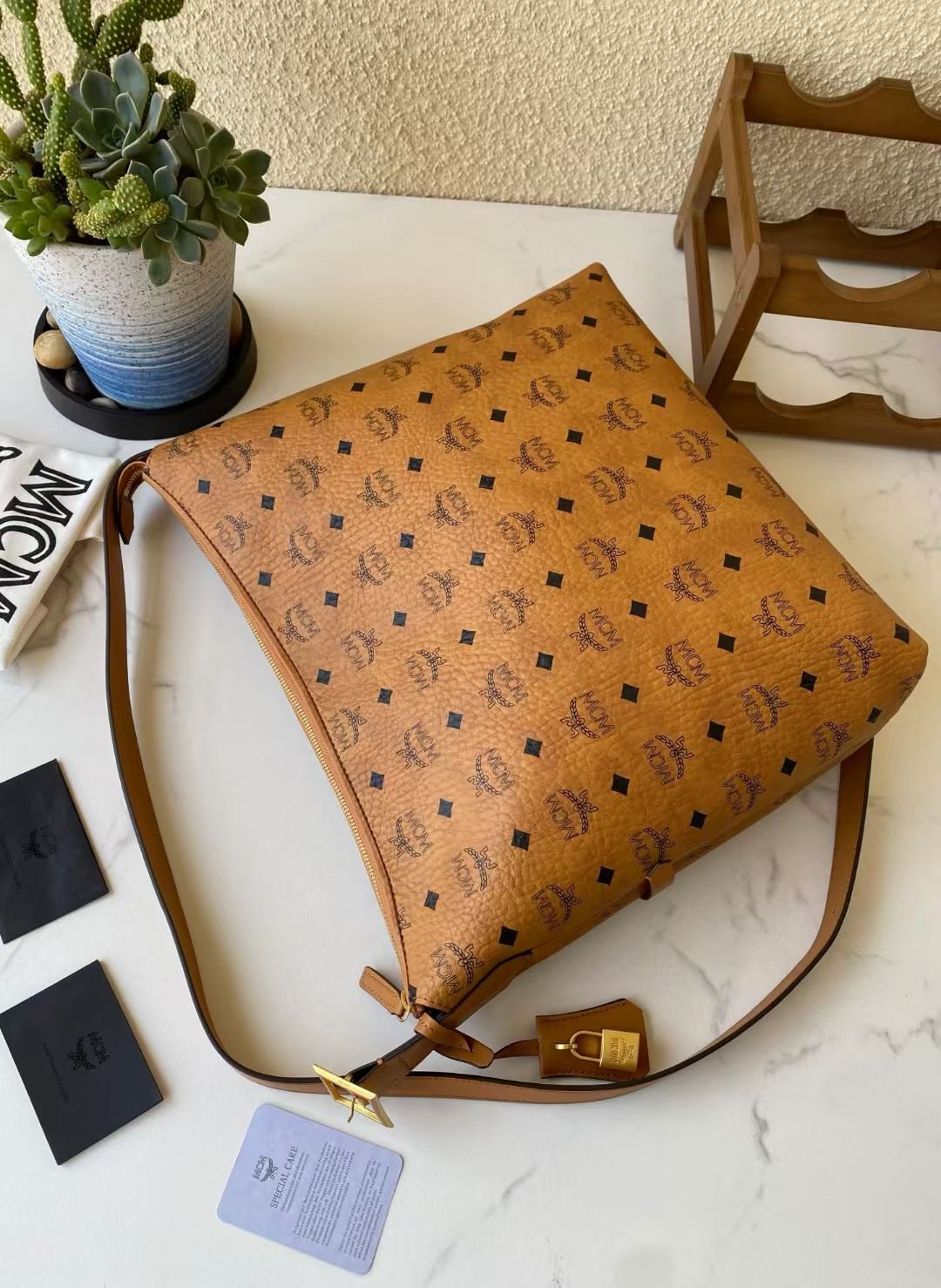 mcm バッグ ヤフオク偽物 エムシーエム レザー 通勤 優雅 ハンドバッグ トート 6721 ブラウン_7