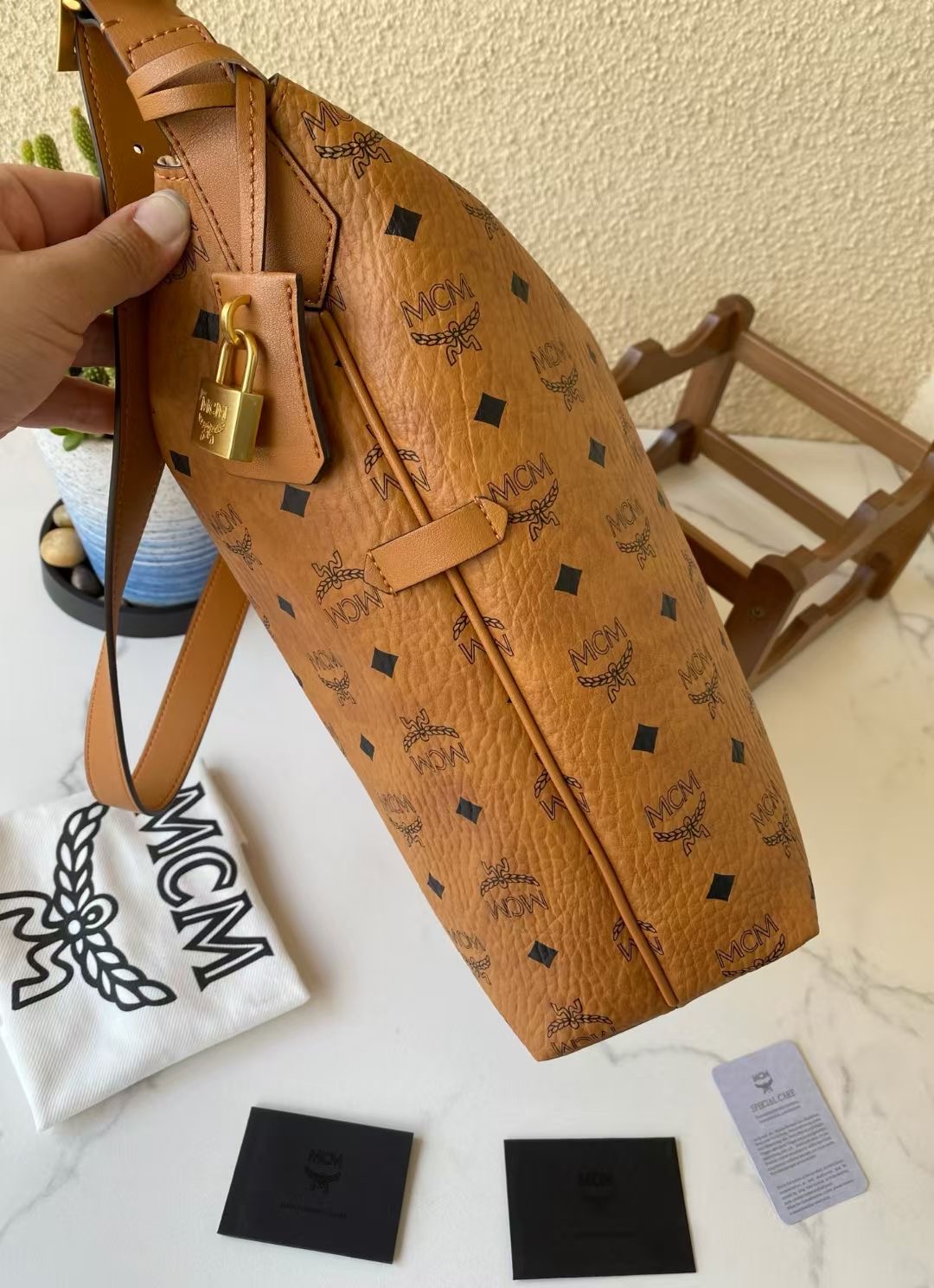 mcm バッグ ヤフオク偽物 エムシーエム レザー 通勤 優雅 ハンドバッグ トート 6721 ブラウン_8