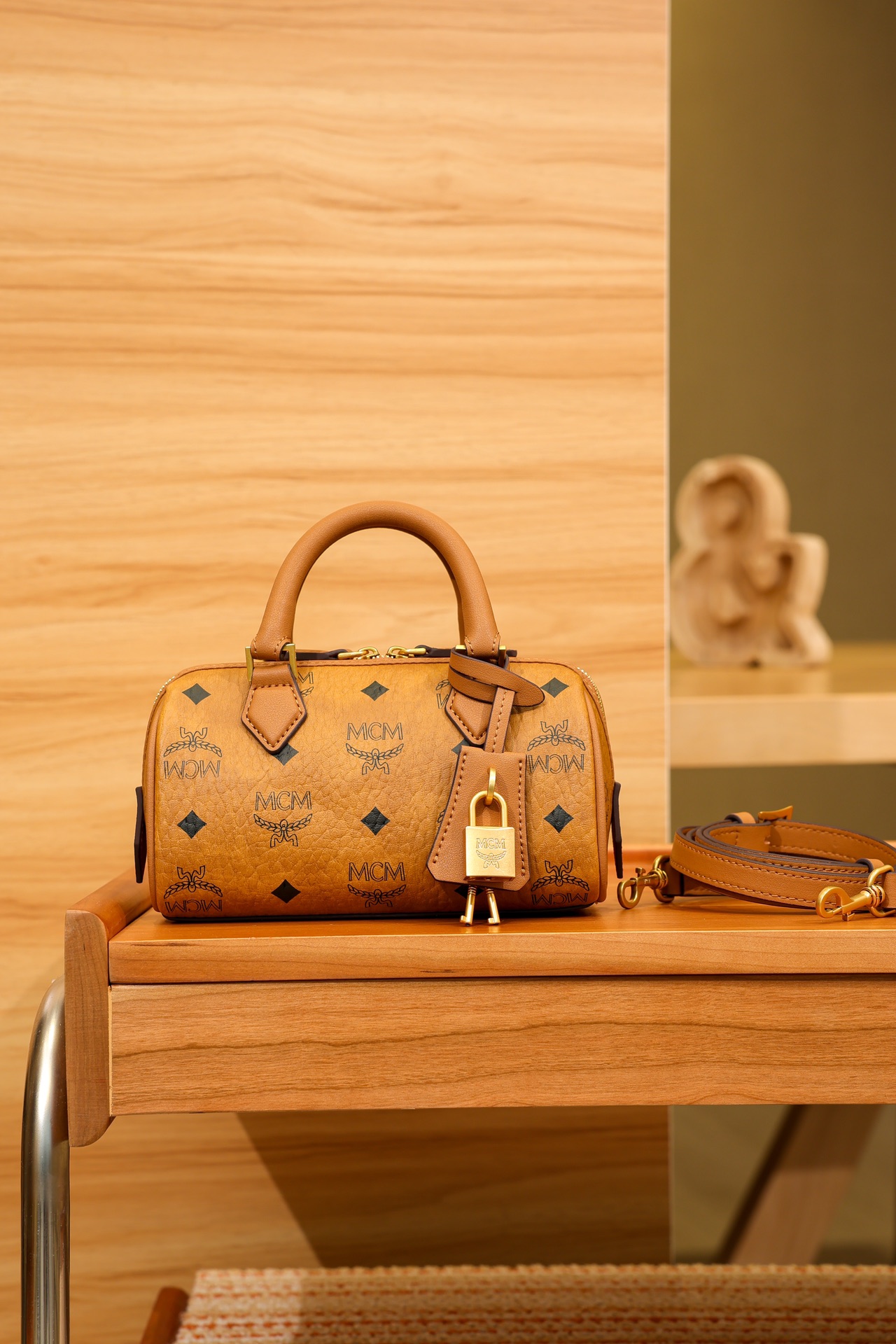 mcm ラインスーパーコピー エムシーエム レザー 花柄 優雅 ハンドバッグ MWBESEA01CO001 ブラウン_3
