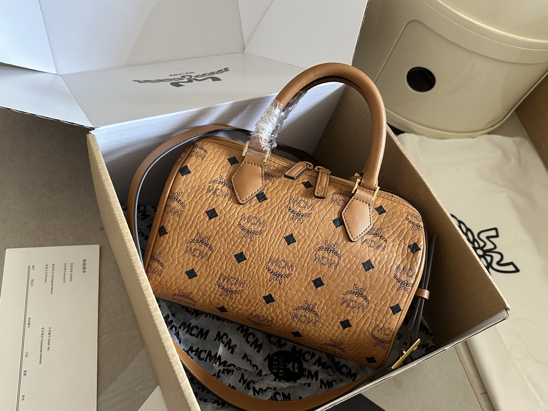 高級感たっぷり mcm 売るスーパーコピー レザー 優雅 ハンドバッグ トート 6214 ブラウン_2