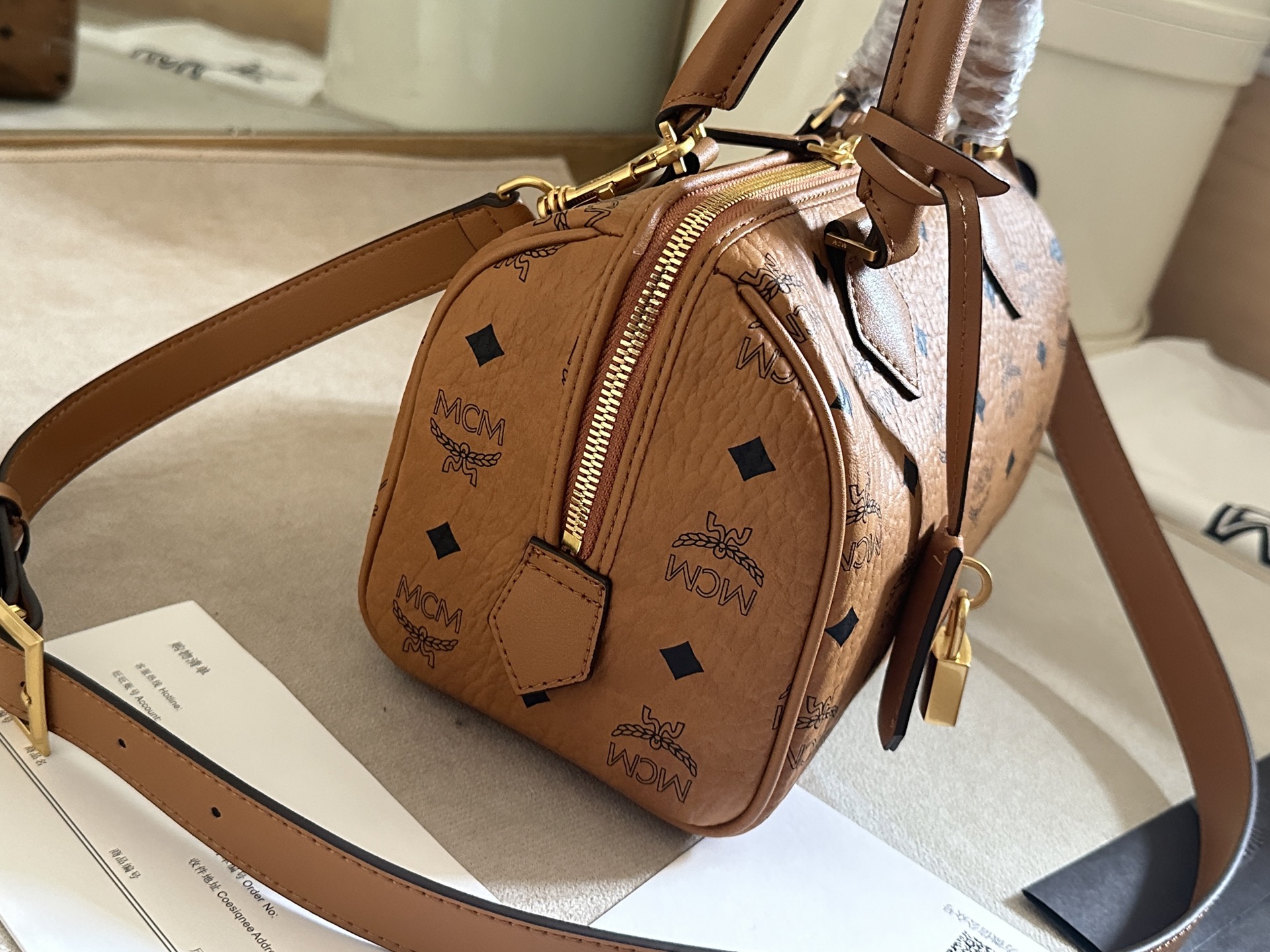 高級感たっぷり mcm 売るスーパーコピー レザー 優雅 ハンドバッグ トート 6214 ブラウン_4