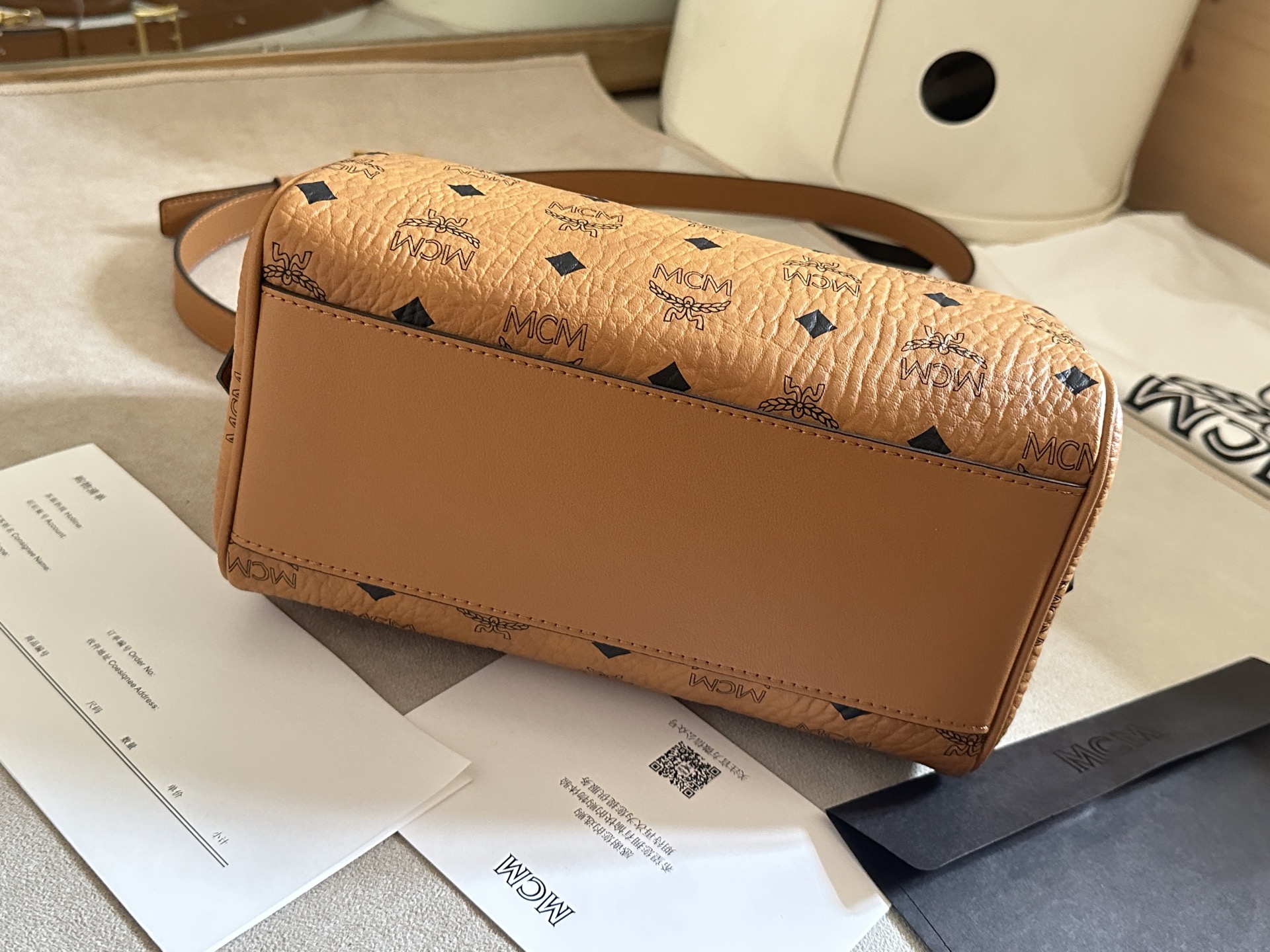 高級感たっぷり mcm 売るスーパーコピー レザー 優雅 ハンドバッグ トート 6214 ブラウン_5