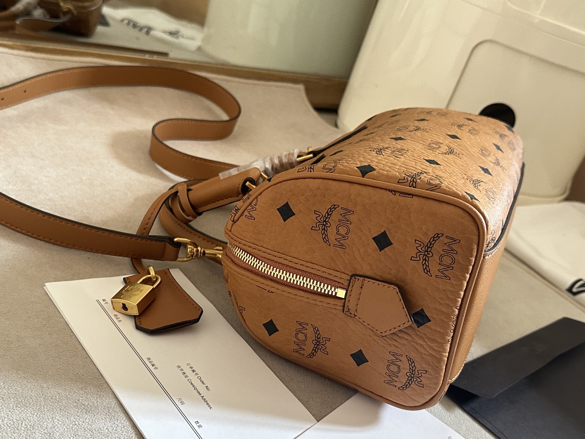 高級感たっぷり mcm 売るスーパーコピー レザー 優雅 ハンドバッグ トート 6214 ブラウン_7