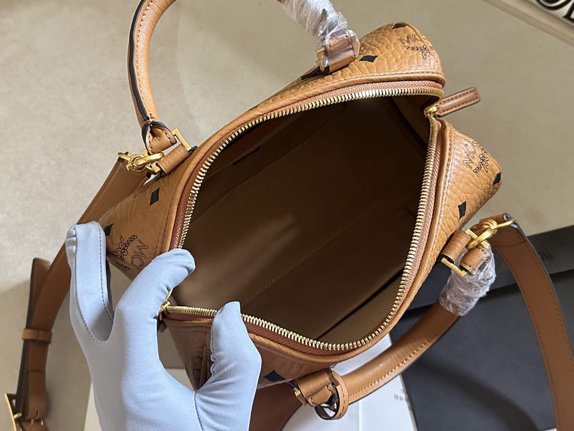 高級感たっぷり mcm 売るスーパーコピー レザー 優雅 ハンドバッグ トート 6214 ブラウン_8