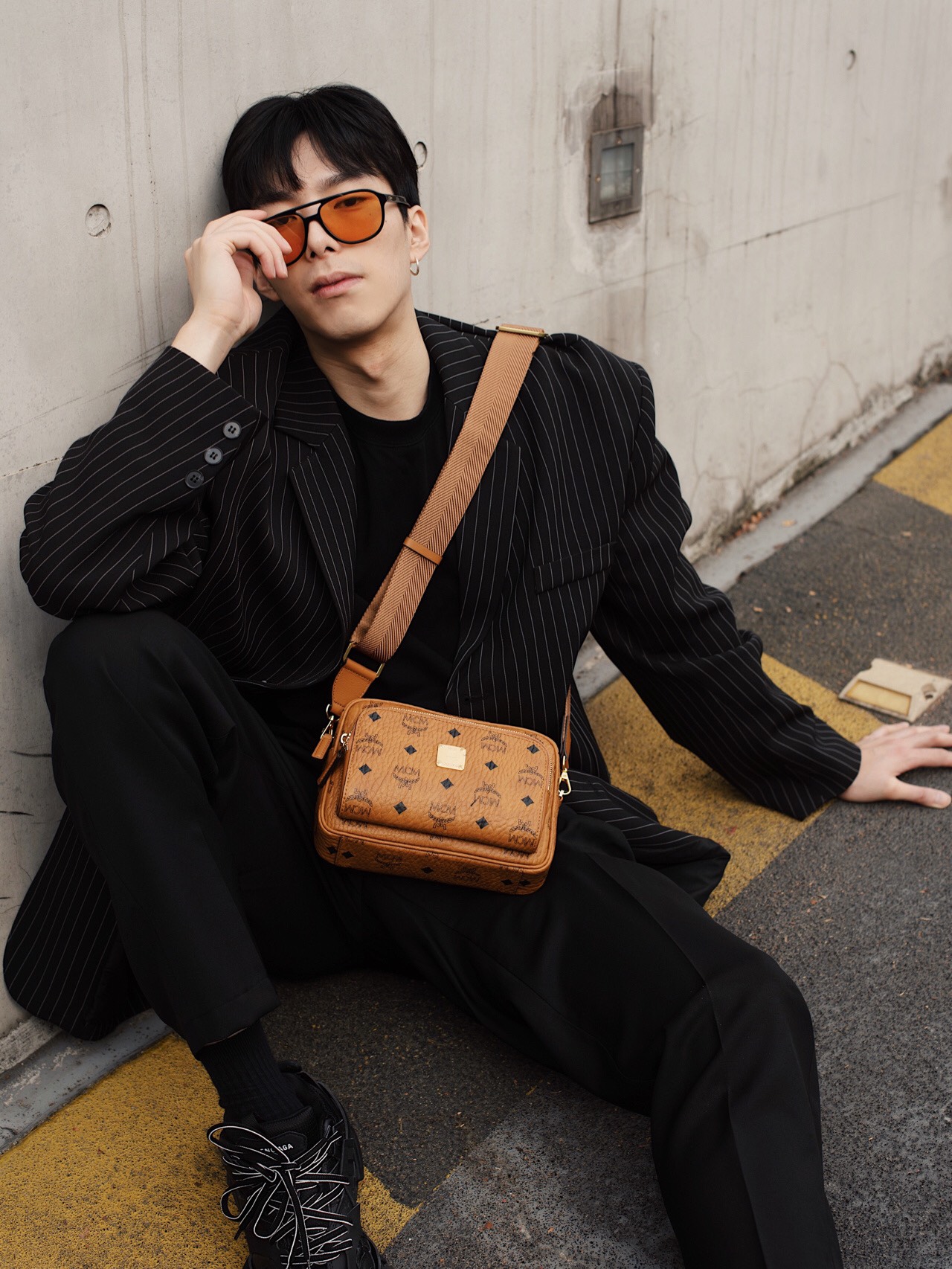 mcm 値段スーパーコピー エムシーエム レザー 優雅レディ 上質 斜め掛けバッグ H026 ブラウン_1