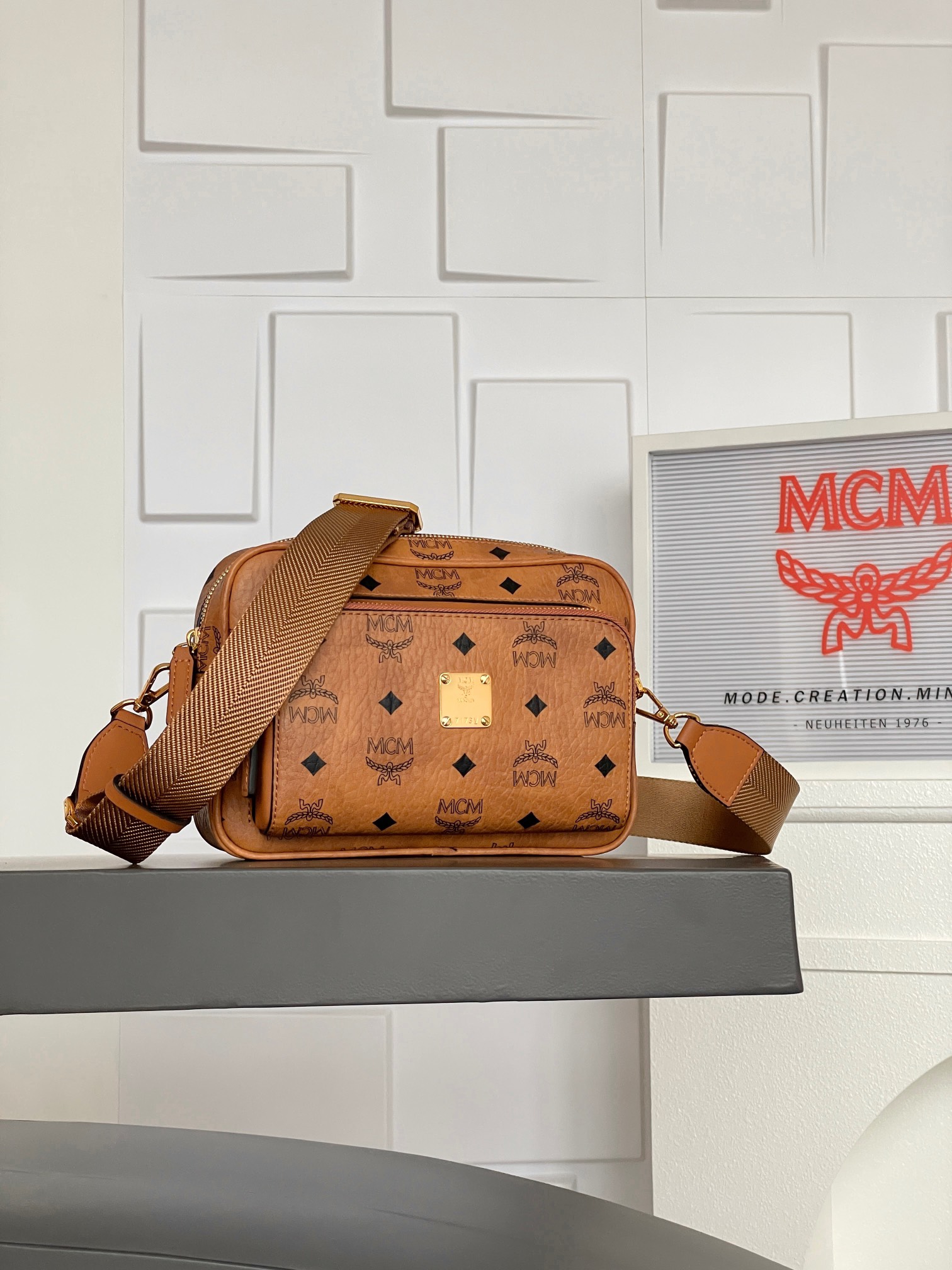 mcm 値段スーパーコピー エムシーエム レザー 優雅レディ 上質 斜め掛けバッグ H026 ブラウン_2