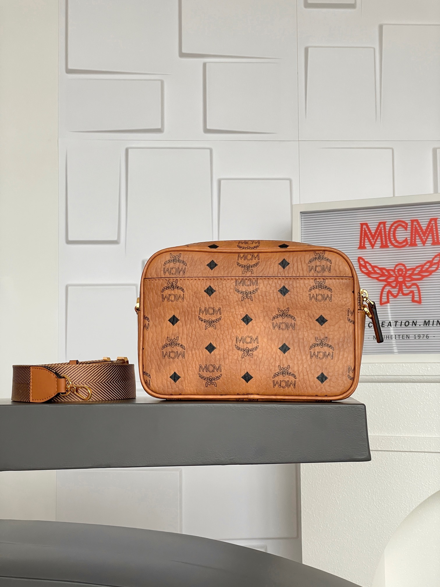 mcm 値段スーパーコピー エムシーエム レザー 優雅レディ 上質 斜め掛けバッグ H026 ブラウン_3