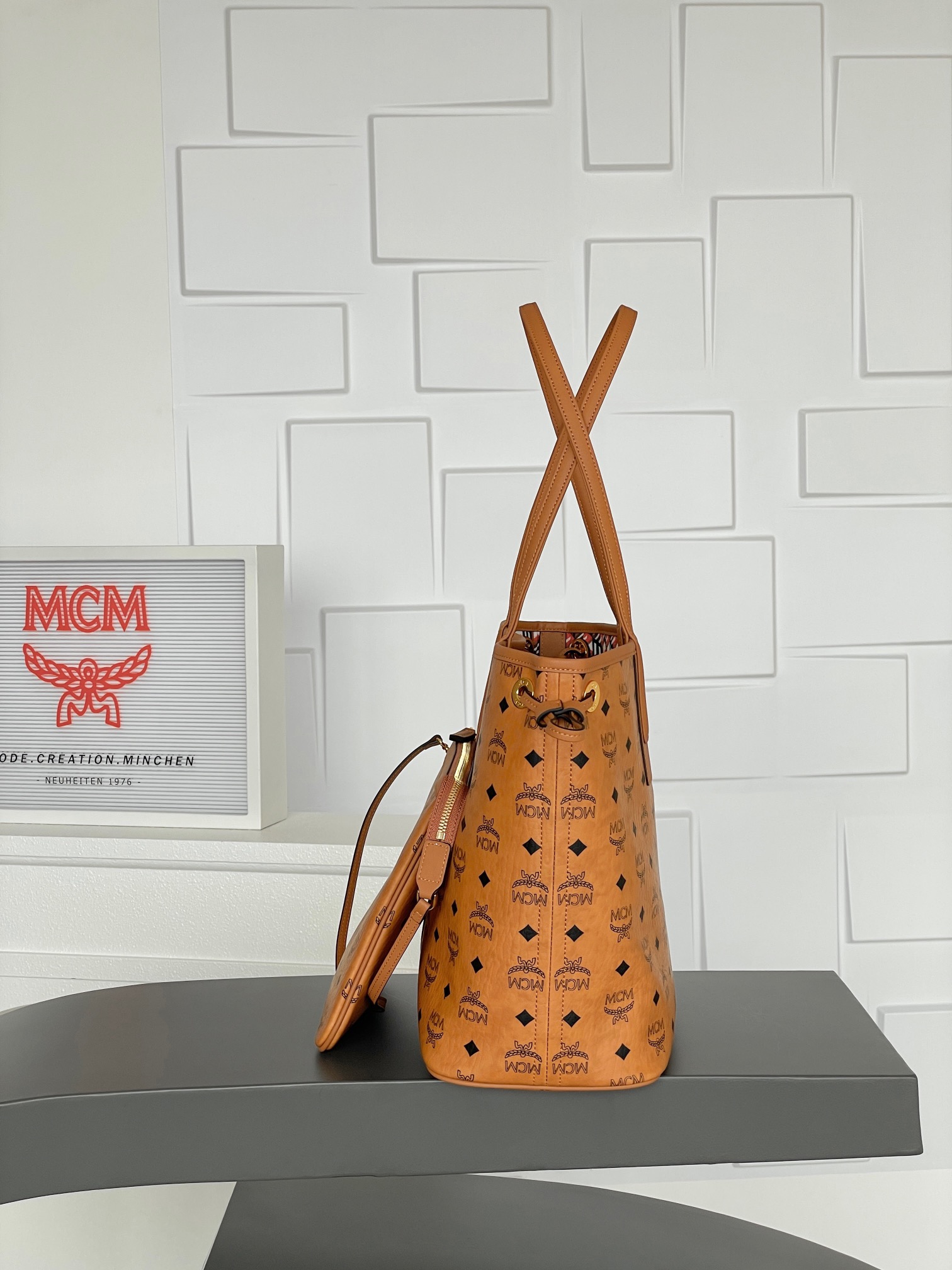 優雅レディ mcm バッグ ヤフオクスーパーコピー エムシーエム 牛革 トート ハンドバッグ ブラウン_3