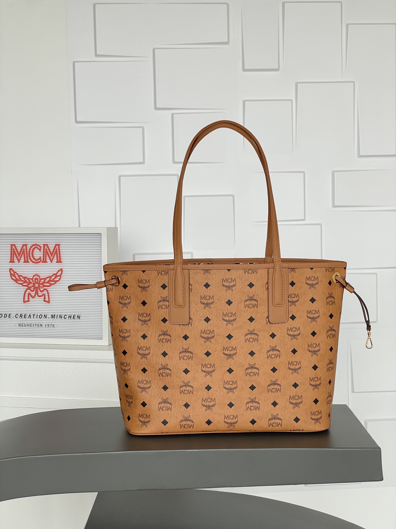 優雅レディ mcm バッグ ヤフオクスーパーコピー エムシーエム 牛革 トート ハンドバッグ ブラウン_4