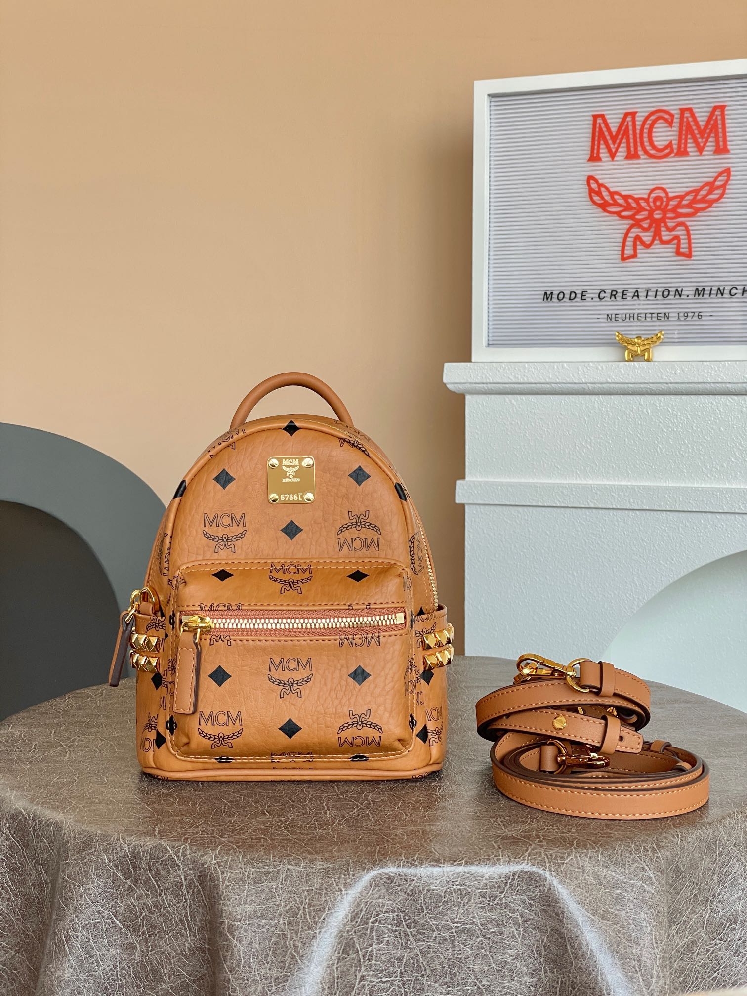 お値打ち価格 mcm ライン偽物 優雅レディ エムシーエム 牛革 バックバッグ B041 ブラウン_3
