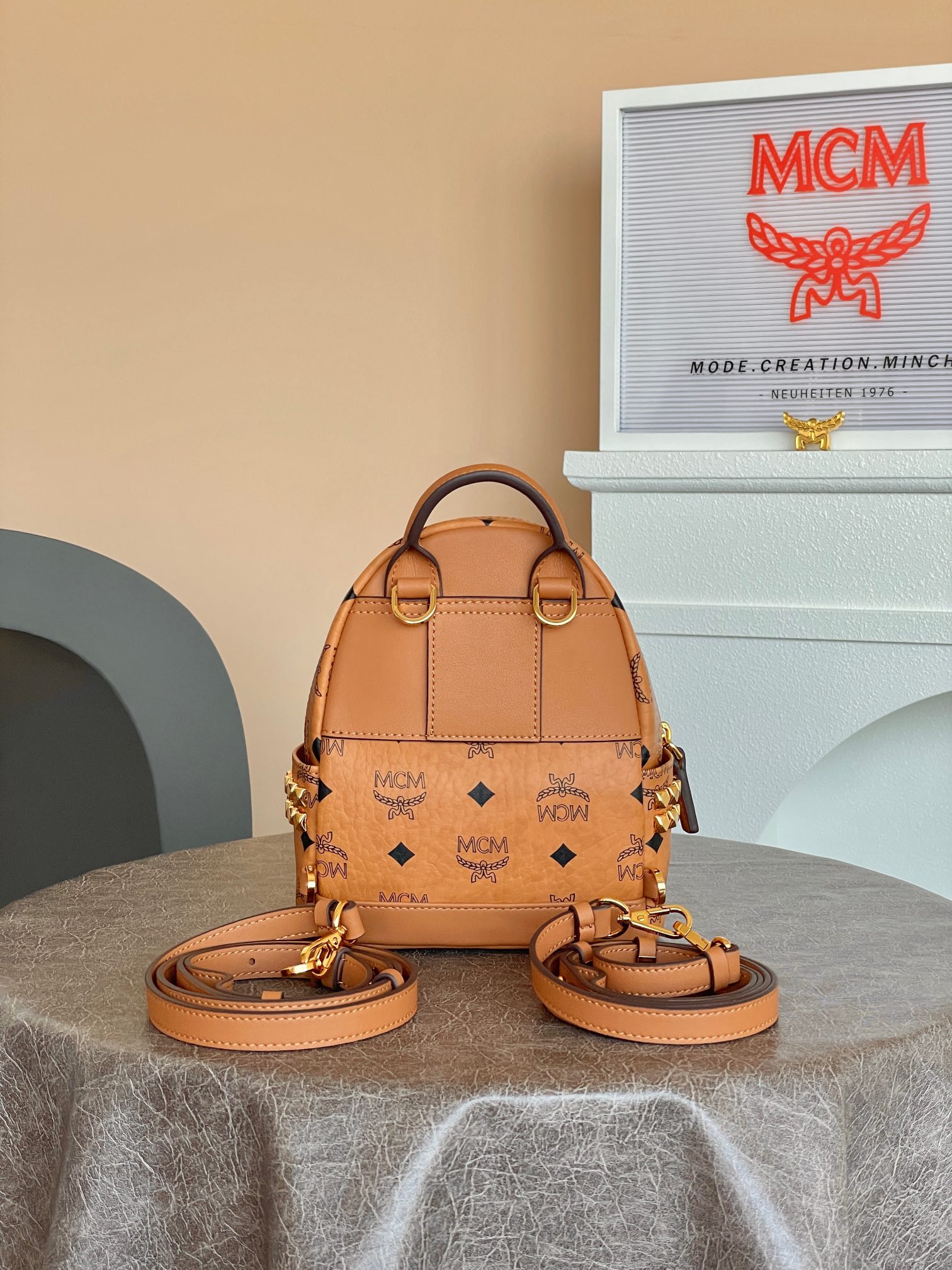 お値打ち価格 mcm ライン偽物 優雅レディ エムシーエム 牛革 バックバッグ B041 ブラウン_6