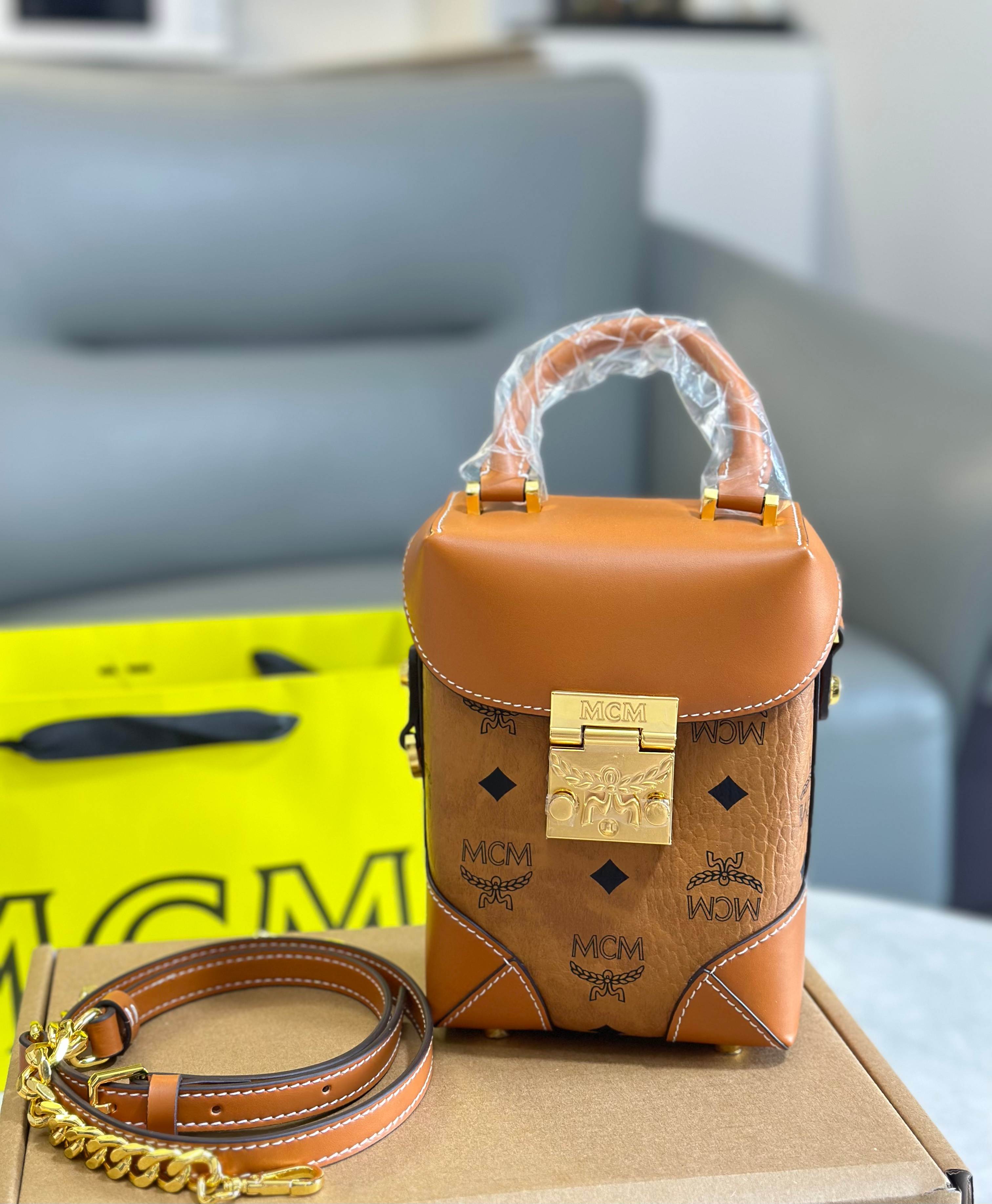 MCM 限定の人気 エムシーエムリュックコピー 優雅レディ 牛革 斜め掛けバッグ G11 ブラウン_3