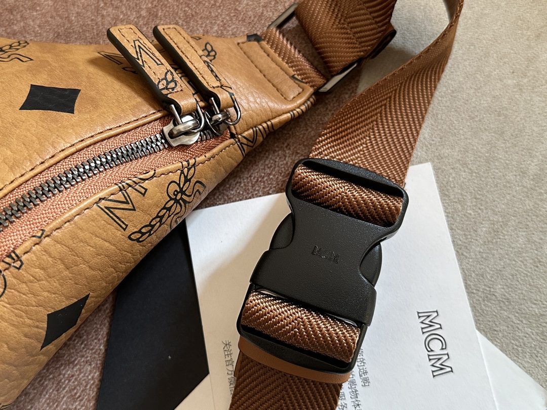 MCM エムシーエム リュックスーパーコピー 優雅レディ 牛革 腰バッグ 高級感 1050 ブラウン_8