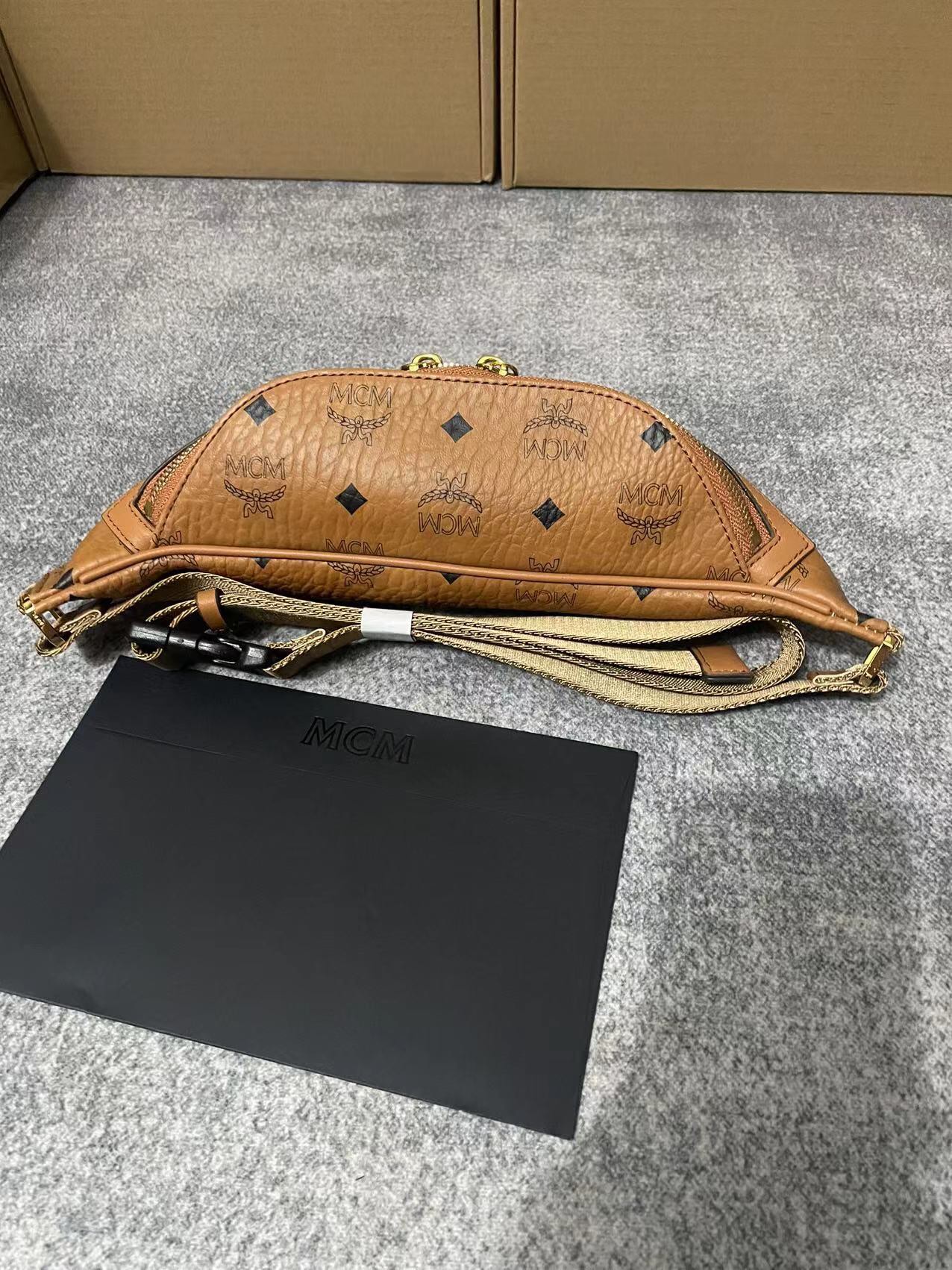 MCM エムシーエムバック偽物 優雅レディ 牛革 腰バッグ ミニサイズ 1040 ブラウン_2