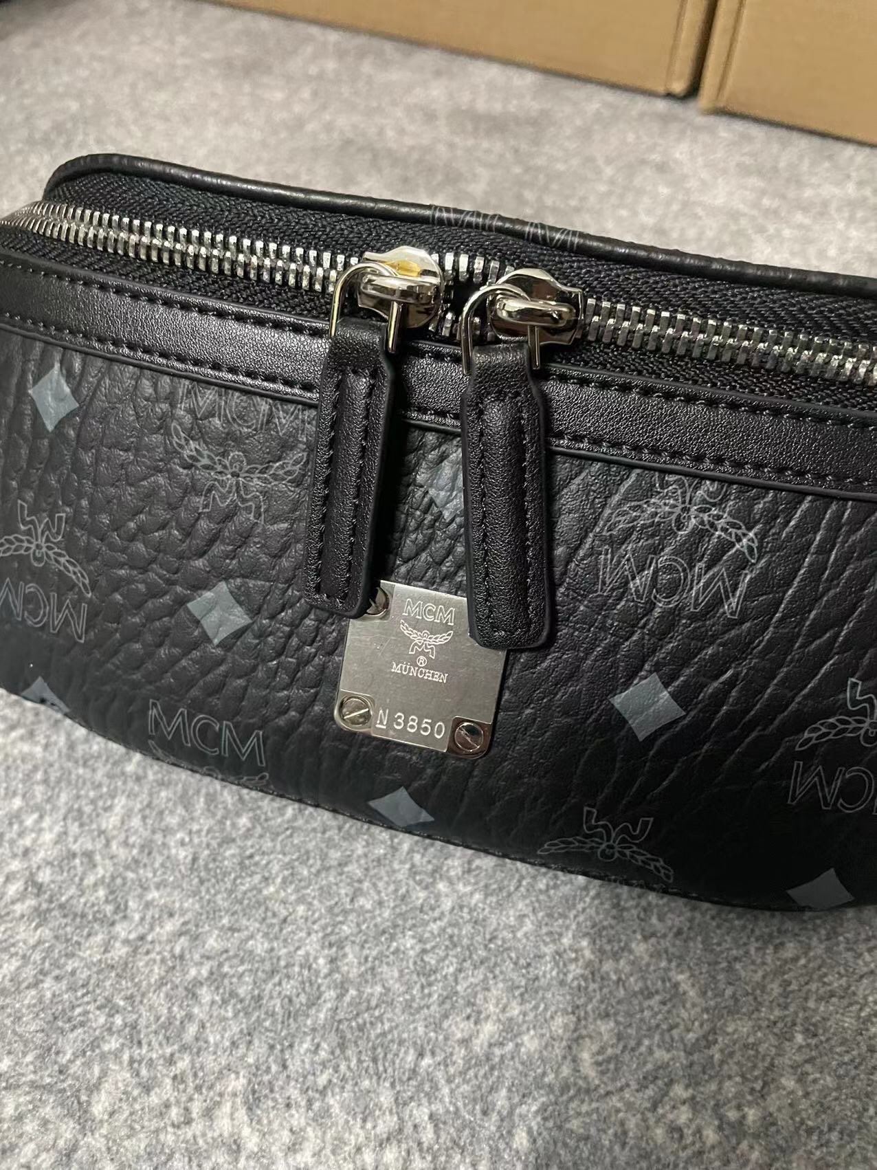 MCM エムシーエム バッグコピー 優雅レディ 牛革 腰バッグ ミニサイズ 1040 ブラック_4