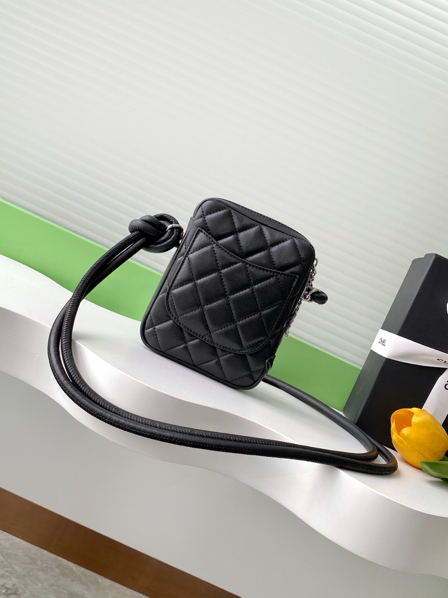 可愛い シャネル バッグ 通勤コピー 斜め掛けバッグ ミニカメラバッグ AS6340 ブラック_2