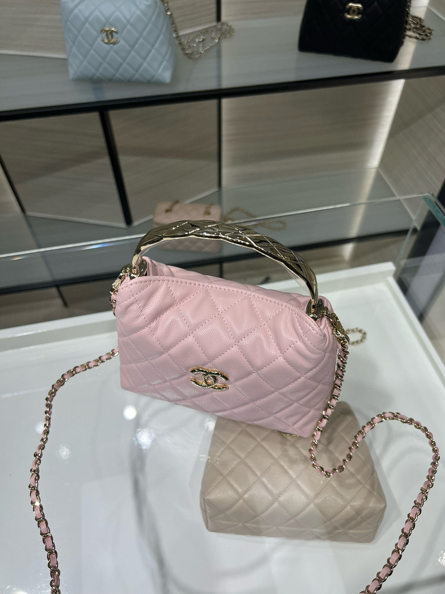 シャネルバッグ 店舗スーパーコピー 斜め掛けバッグ ハンドバッグ AP4591Y ピンク_1