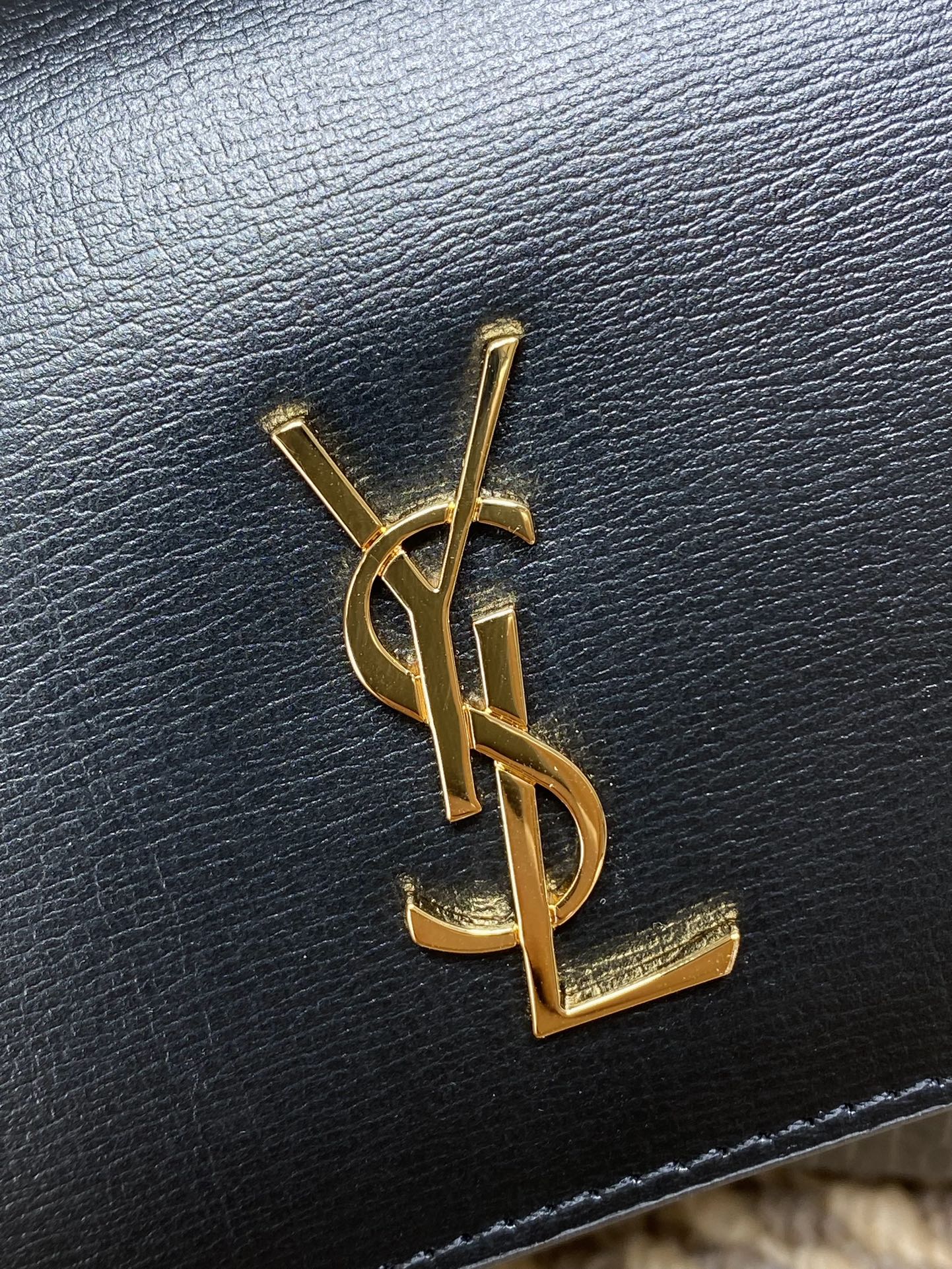 ysl クラッチ バッグスーパーコピー 優雅 斜め掛けバッグ 本革 ミニ 実用 635095 ブラック_6