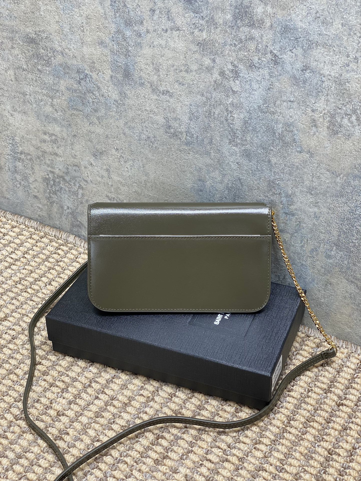サン ローラン クロコ バッグコピー 優雅 斜め掛けバッグ 本革 ミニ 実用 635095 グレー_2