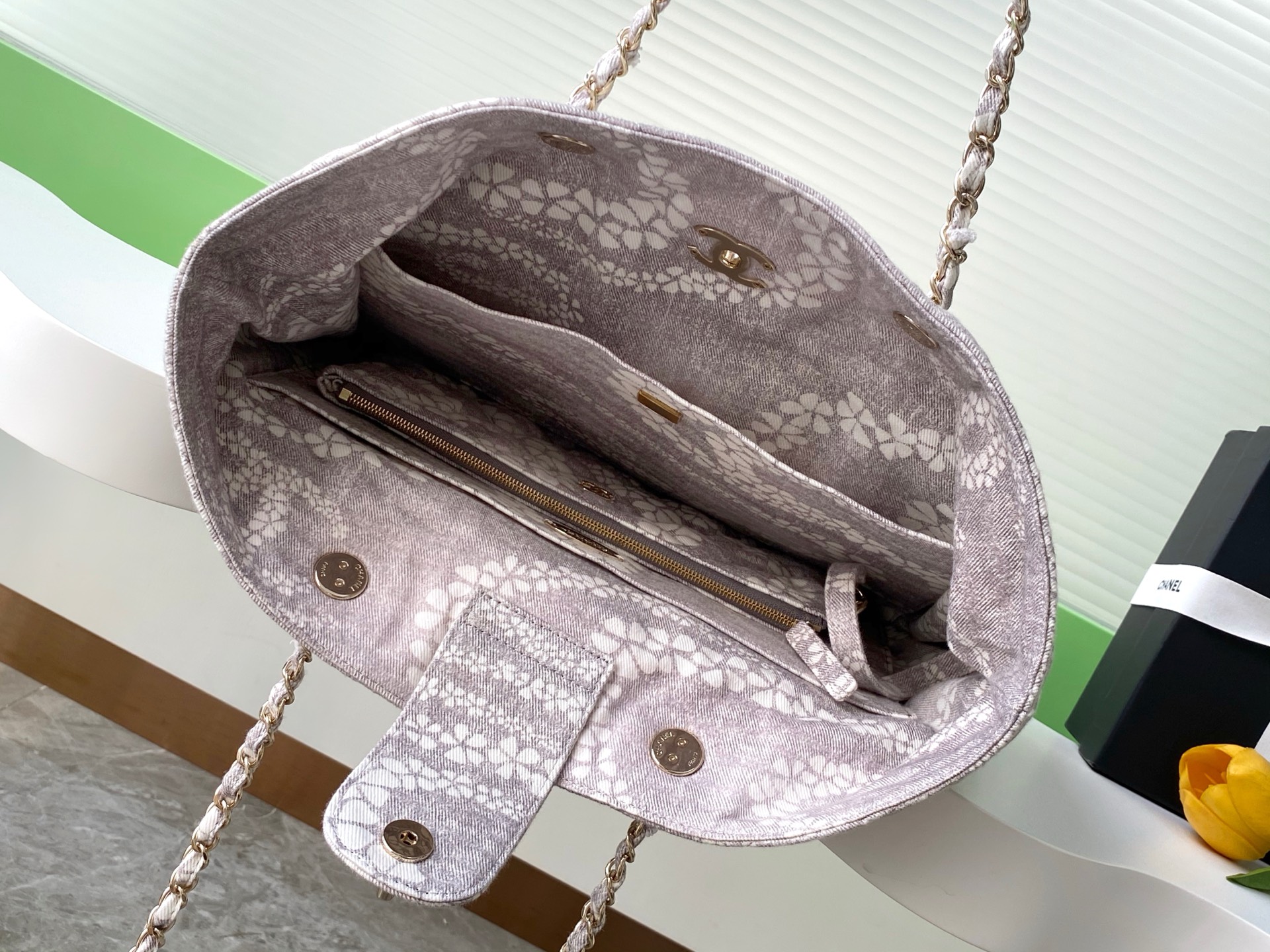 眩しい シャネル 手提げバッグコピー 牛革 レザー 優雅 ハンドバッグ お洒落 AS5429 シルバー_8