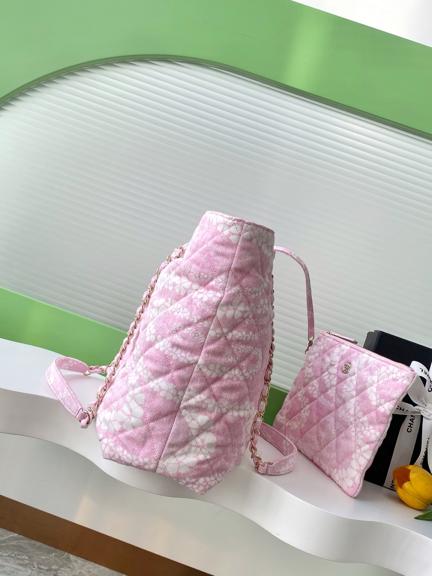 眩しい シャネルバッグ 溶けるスーパーコピー 牛革 レザー 優雅 ハンドバッグ お洒落 AS5429 ピンク_4