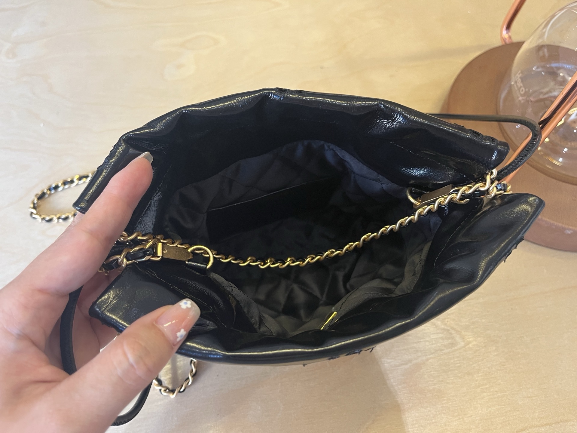 華やかな雰囲気 シャネル バッグ 入手困難偽物 レザー 牛革 優雅 ハンドバッグ ブラック_7